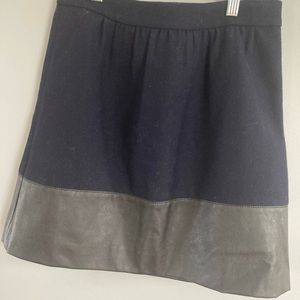 ☀️ J Crew A-line skirt. Navy blue wool type top, leather style bottom. Size 2